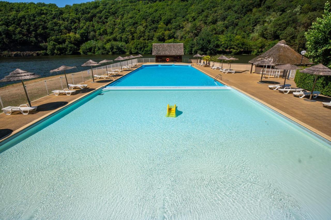 Camping Le Chateau Du Gibanel Saint-Martial-Entraygues Dış mekan fotoğraf