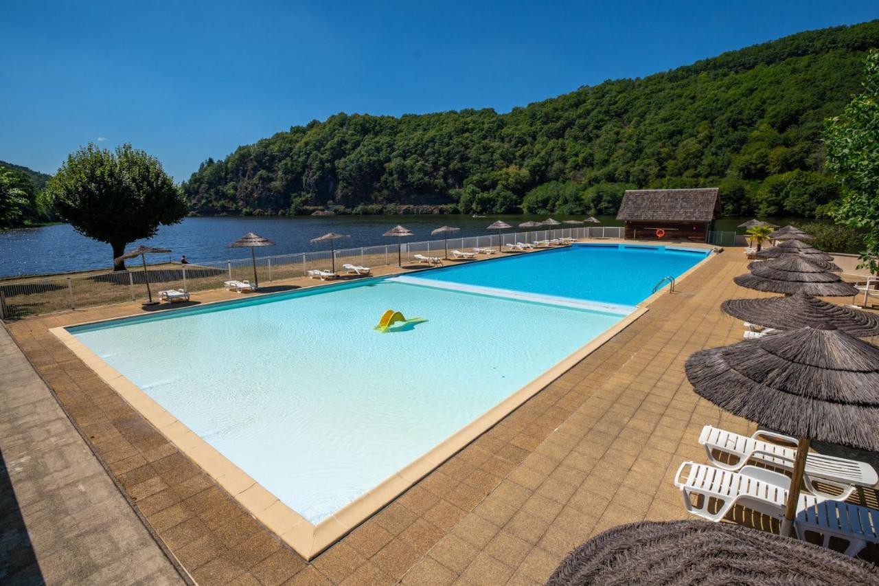 Camping Le Chateau Du Gibanel Saint-Martial-Entraygues Dış mekan fotoğraf