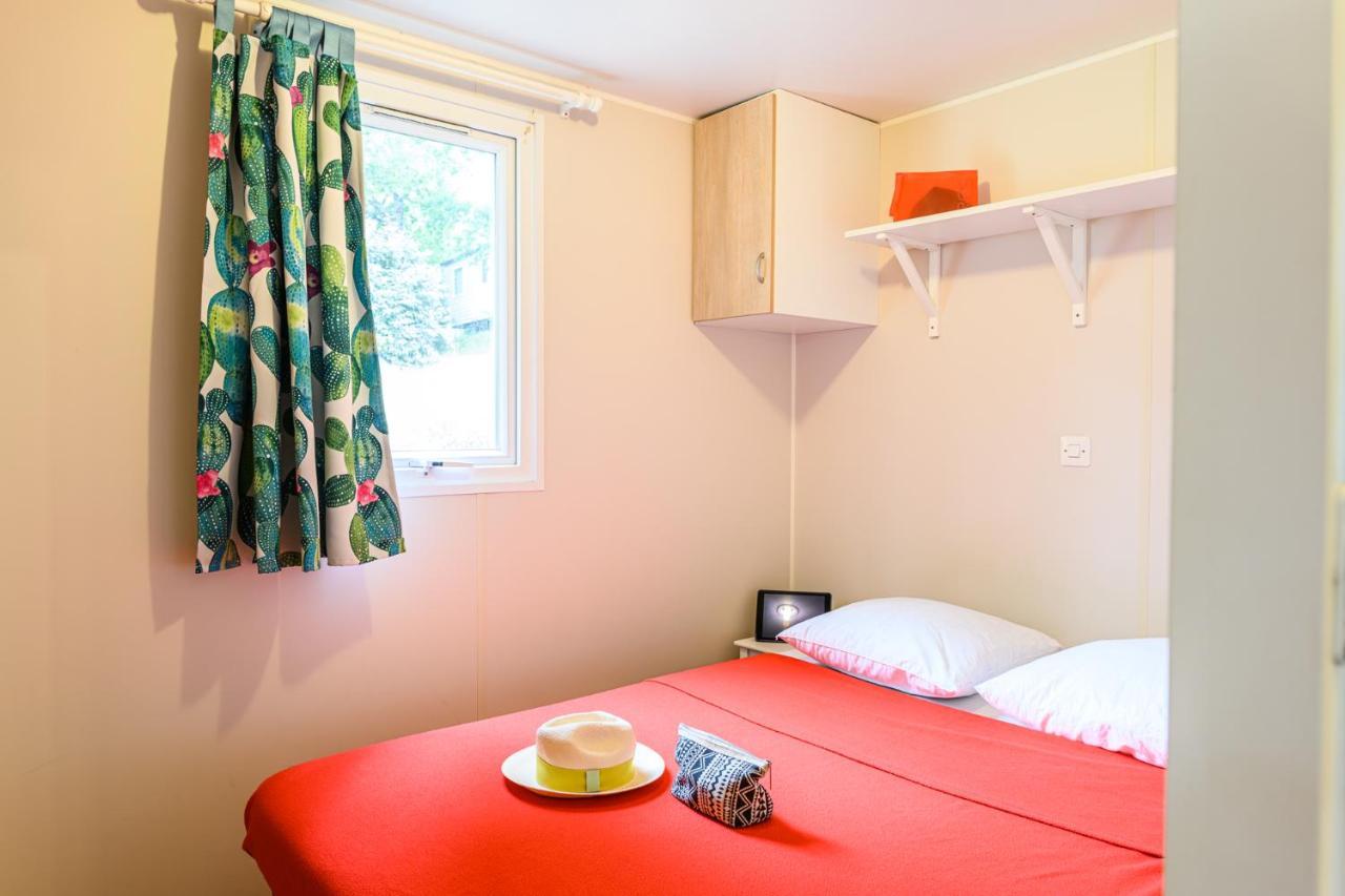 Camping Le Chateau Du Gibanel Saint-Martial-Entraygues Dış mekan fotoğraf