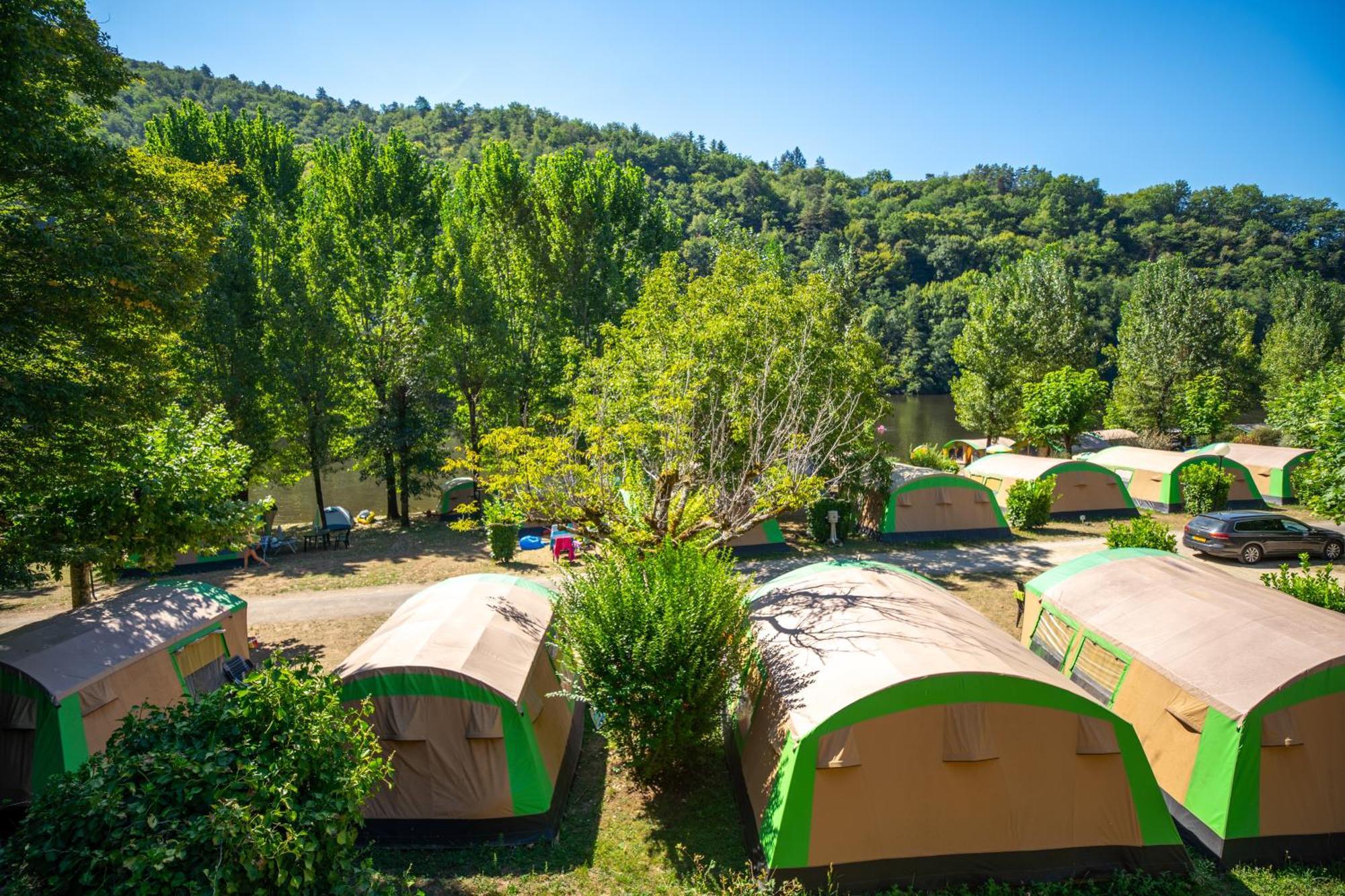 Camping Le Chateau Du Gibanel Saint-Martial-Entraygues Dış mekan fotoğraf