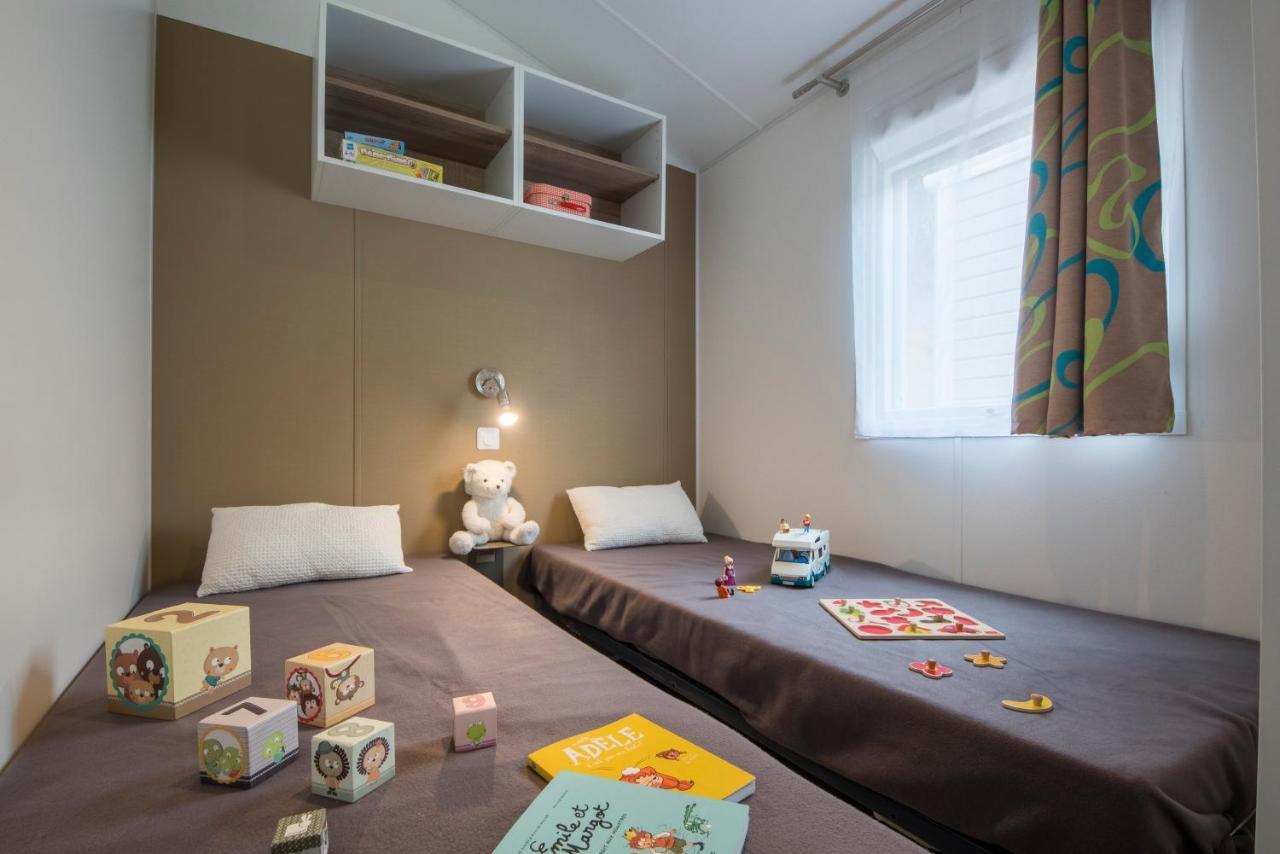 Camping Le Chateau Du Gibanel Saint-Martial-Entraygues Dış mekan fotoğraf